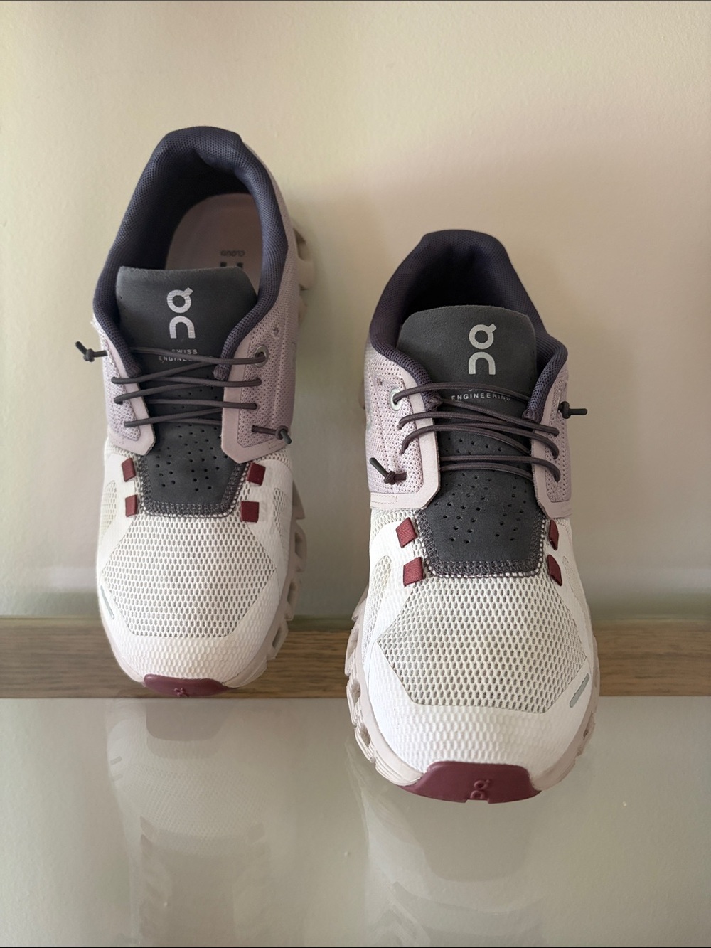 On Running Cloud 5 Athletic Shoes Pearl Frost W7.5